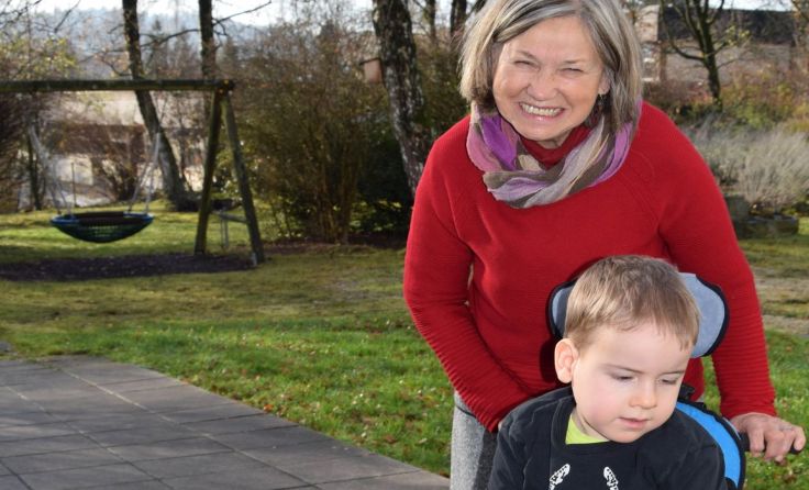 Die ehrenamtliche Tätigkeit ist für Helga N. eine große Bereicherung. Foto: Diakoniewerk 