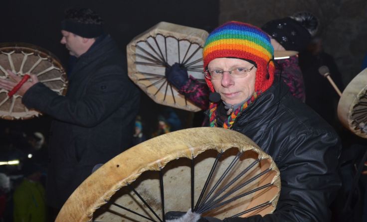 Mit Musik und einer Fackelwanderung wird die Wintersonnenwende gefeiert. Fotos: Erika Ganglberger