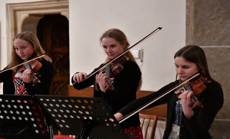 In Bad Leonfelden wurde ein besonderes Adventkonzert präsentiert. Fotos: Erika Ganglberger