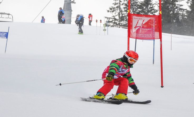Gleich zwei Skirennen für Kinder gibt es am 11. März am Sternstein. Foto: Helga Baier 