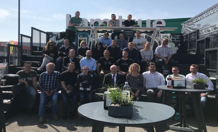 Rund 30 Teilnehmer überzeugten sich vom Branchenmix im Bezirk. Fotos: WKOÖ