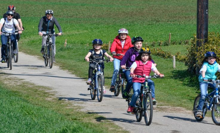 Viele Familien machten beim „RadTag im Gusental“ mit. Fotos: Rainer Weiß 