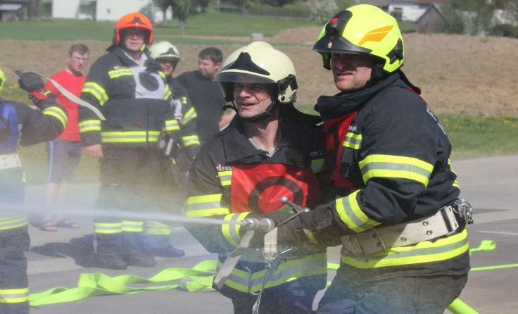 Die neue Branddienst-Leistungsprüfung wurde in Walding abgehalten. Fotos: Max Kastner 