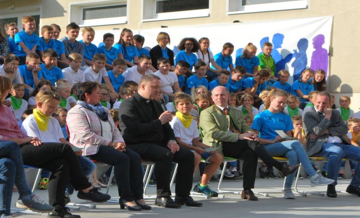 Zahlreiche Gäste und Ehrengäste waren beim Schulfest dabei. Fotos: Laurent Kelderer