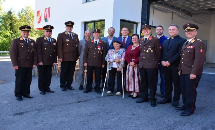Im Zuge der 130-Jahr-Feier wurde das neue Feuerwehrhaus gesegnet. Fotos: Herbert Denkmayr