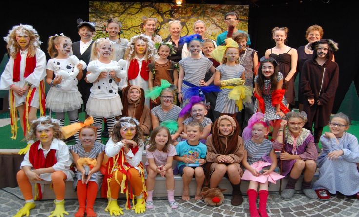 „TheCho Kids“ sorgen beim Herbstzauber-Markt für gute Unterhaltung. Foto: Erwin Hörschläger 