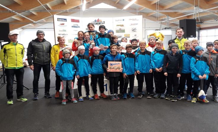 Die Schüler der NMS Feldkirchen waren beim Pesenbachtallauf stark vertreten. Foto: Günter Forst 