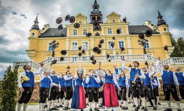 „Auf.Tanz“ heißt es beim Frühlingsball am 27. April in Gutau. Foto: Gutenthaler Fotografie