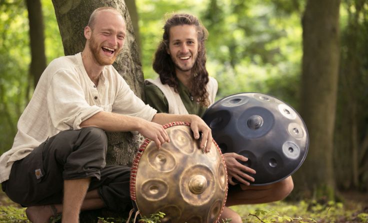 Die Berliner Alex und Malte spielen Musik zum Entspannen und Genießen. Foto: Hannah Rajah 