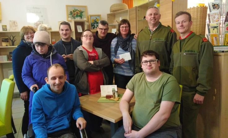 Mitglieder der FF Mötlas spendeten für die Lebenshilfe Unterweißenbach. Foto: privat