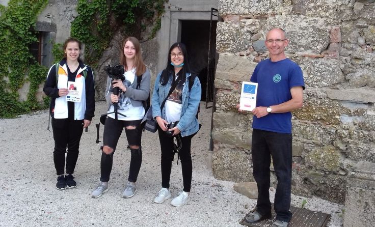 Die Filmcrew auf der Burgruine Reichenstein Foto: Verband Mühlviertler Alm