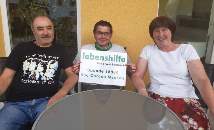 Herbert Kreindl, Jakob von der Werkstätte Lebenshilfe und Rita Kreindl Foto: Lebenshilfe 