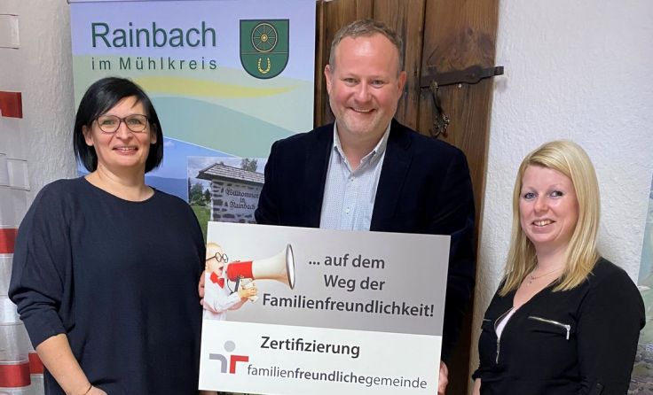 Katharina Jachs, Bgm. Günter Lorenz und Christa Horner Foto: Gemeinde 