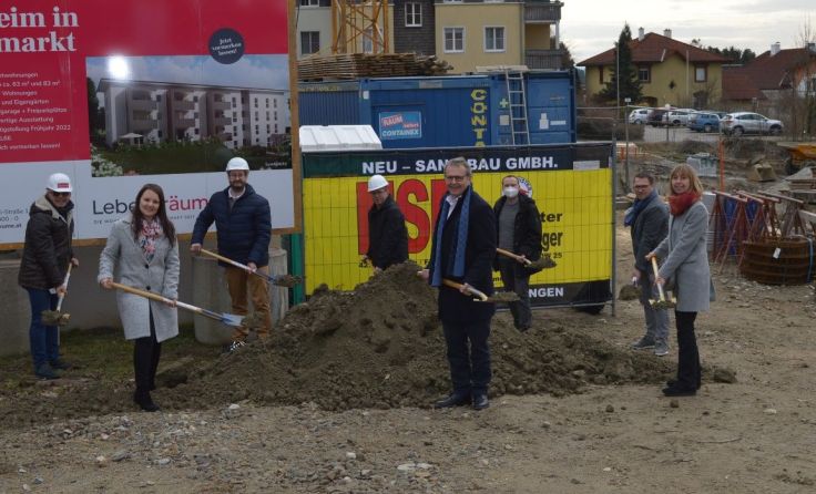 Der Spatenstich der Lebensräume für den Wohnbau Breitwiesstraße IV Foto: Gemeinde Neumarkt 