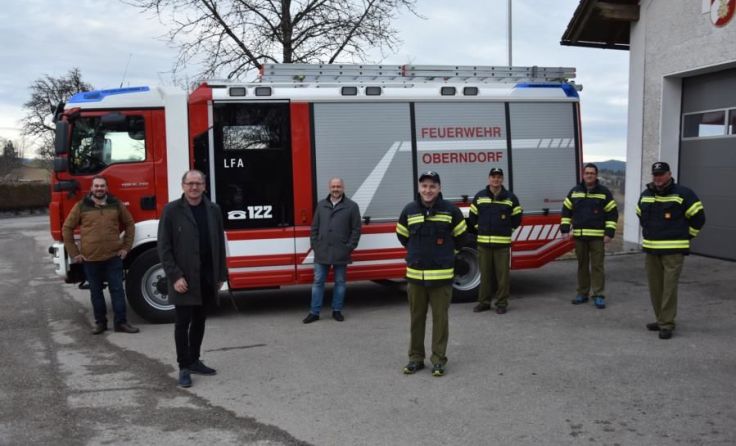 Übergabe des neuen FF-Löschfahrzeuges Foto: Andreas Rosinger/FF Oberndorf 
