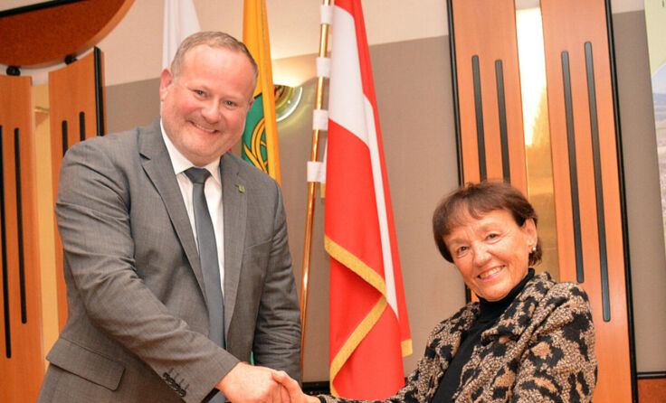 Angelobung Bgm. Günter Lorenz durch Bezirkshauptfrau Andrea Außerweger (Foto: Erwin Pramhofer)