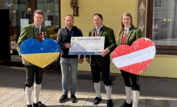 Spendenübergabe (Foto: musikkapelle-stoswald.at)