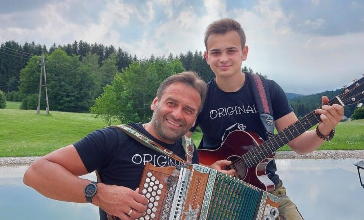 Andreas und Simon Pilgerstorfer sind die Geibicherl Buam. (Foto: Pilgerstorfer)