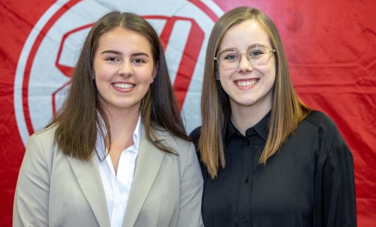 Sarah Riegler mit der ehemaligen Vorsitzenden Larissa Zivkovic (Foto: SJ Freistadt)