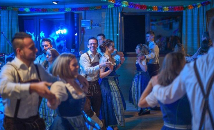 Auftanz der Volkstanzgruppe (Foto: Miesenberger)