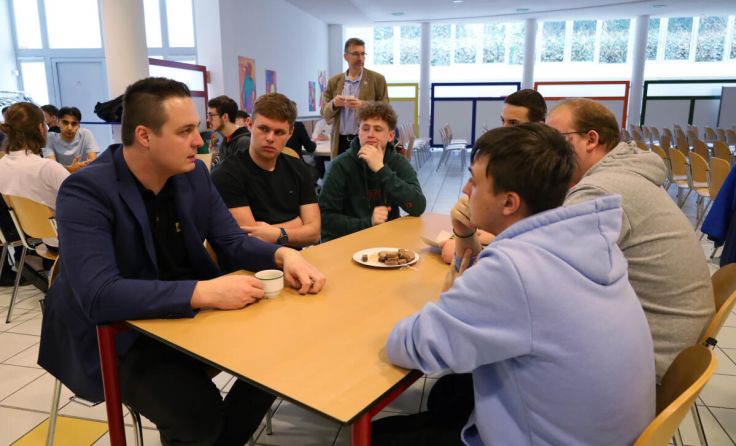 Erfahrungsaustausch im Technik-Café der HTL Freistadt. (Foto: privat)