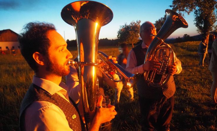 Das Arienspielen beim Feuer sorgt für gemütliche Stimmung (Foto: MV Kefermarkt)