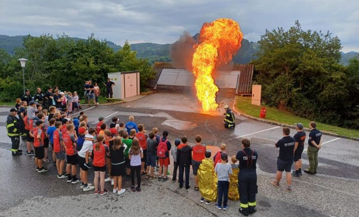 Ferienpassaktion der FF St. Leonhard und FF Langfirling (Foto: FF St. Leonhard)