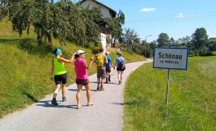 Wir wandern für den Weltfrieden heißt es beim 24. Schönauer Wandertag. (Foto: privat)