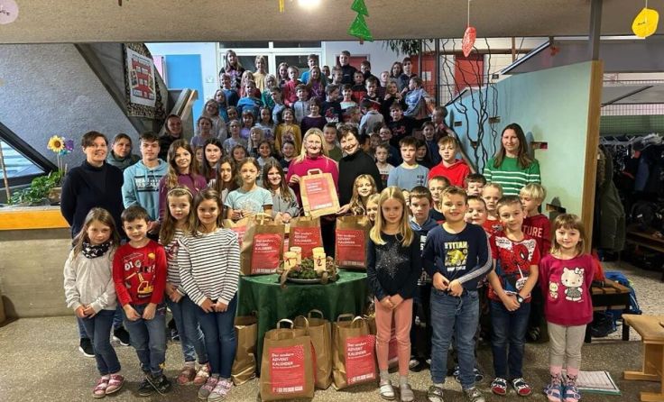 Volksschüler aus Grünbach spendeten für den Sozialmarkt (Foto: privat)