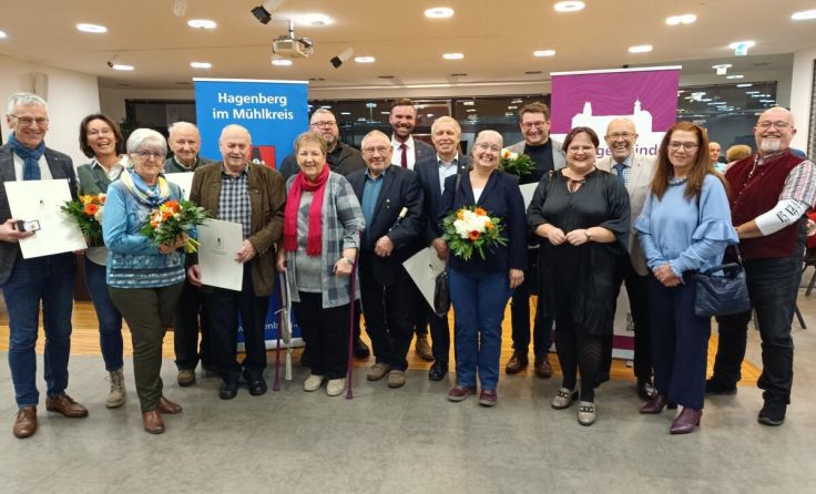 Ehrungen für verdiente Gemeindebürger (Foto: Gemeinde Hagenberg/Brettbacher)