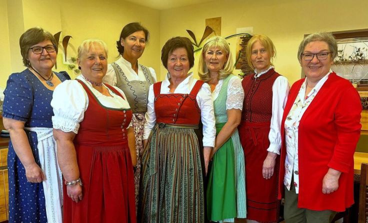 Der neu gewählte Vorstand (Foto: Goldhauben Wartberg)