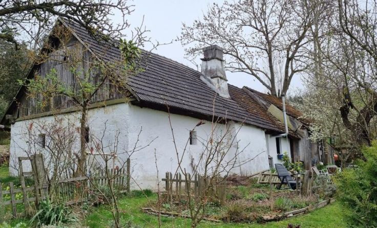 Das Etzelstorfer Häusel soll saniert und umgebaut werden (Foto: Gemeinde)