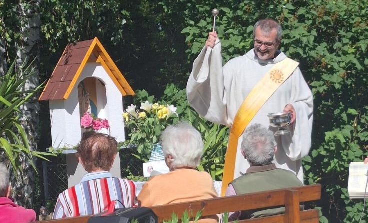 Diakon Bruno Fröhlich nahm die Segnung vor (Foto: privat)