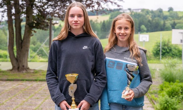 Die beiden erfolgreichen Schülerinnen der MS Bad Kreuzen (Foto: Josef Pils)