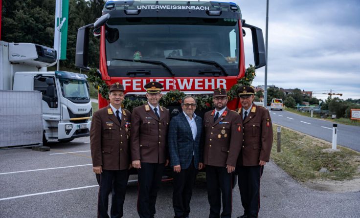 Das neue FF-Fahrzeug wurde eingeweiht (Foto: FF Unterweißenbach)