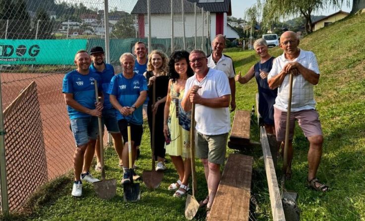 Der Spatenstich für die neue Tennisanlage wurde gesetzt. (Foto: Jachs)