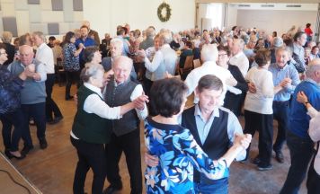 Alles Walzer beim Seniorenball in Weitersfelden