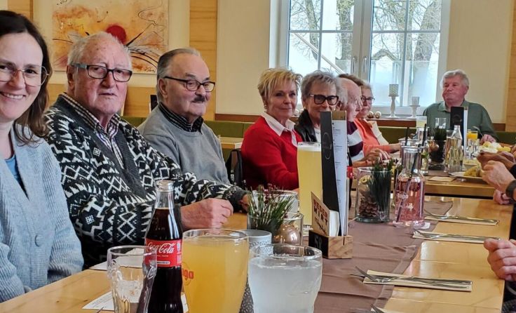 Der gemeinsame Mittagstisch ist ein beliebter Treffpunkt. (Foto: Marktgemeinde Wartberg)