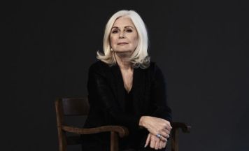 Elfriede Hammerl liest im Kino Freistadt aus Gespräche, die ich nie geführt habe