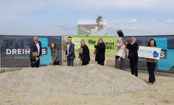 Baubeginn für neue Produktionsstätte Böhm Möbel in Rainbach