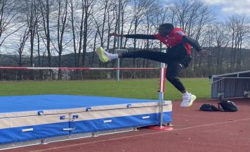 Oberösterreichs Sportler des Jahres zu Gast am Marianum-Sportplatz