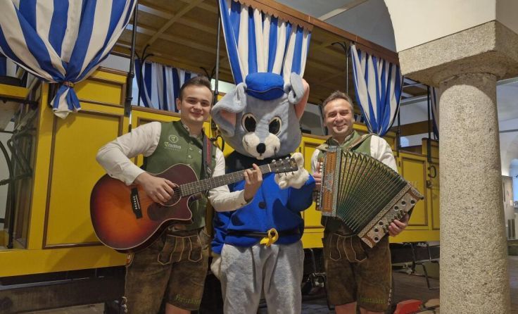 Die Gaibichler Buam sorgen für die musikalische Unterhaltung. (Foto: Preinfalk)