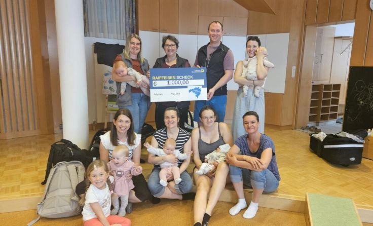 Spendenübergabe (Foto: Gemeinde Schönau)
