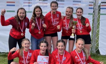 U14-Faustballerinnen aus Hirschbach holen Landesmeistertitel