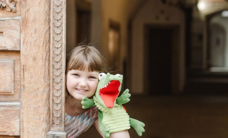 Auf Entdeckungstour durch Freistadt mit Konrad dem Krokodil. (Foto: Flora Fellner)