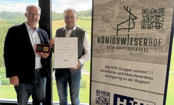 Wirtschaftsmedaille für 30 Jahre HTK Maschinen- und Apparatebau GmbH in Königswiesen