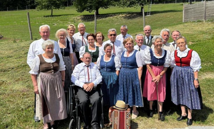Die Mitglieder der Volkstanzgruppe treffen sich noch regelmäßig. (Foto: privat)