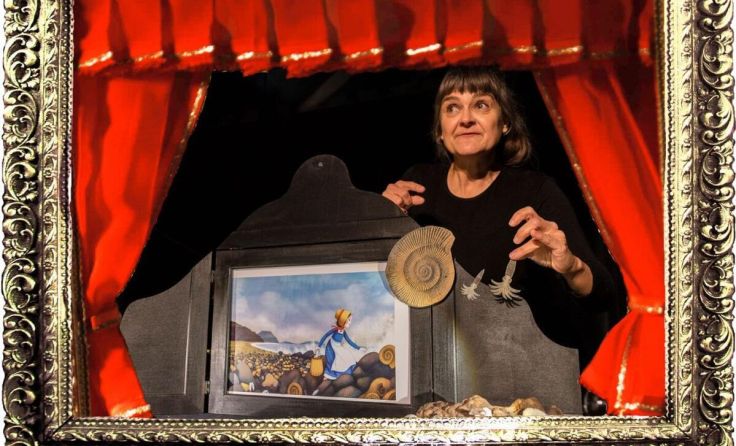 Schattenfigurentheater (isipisi) mit Alexandra Mayer-Pernkopf (Foto: Nick Mangafas)