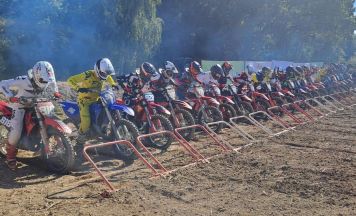 Motocross: Spannende Läufe in Lest
