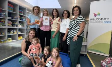 Stadtbibliothek Pregarten mit „Kinder Willkommen“ ausgezeichnet